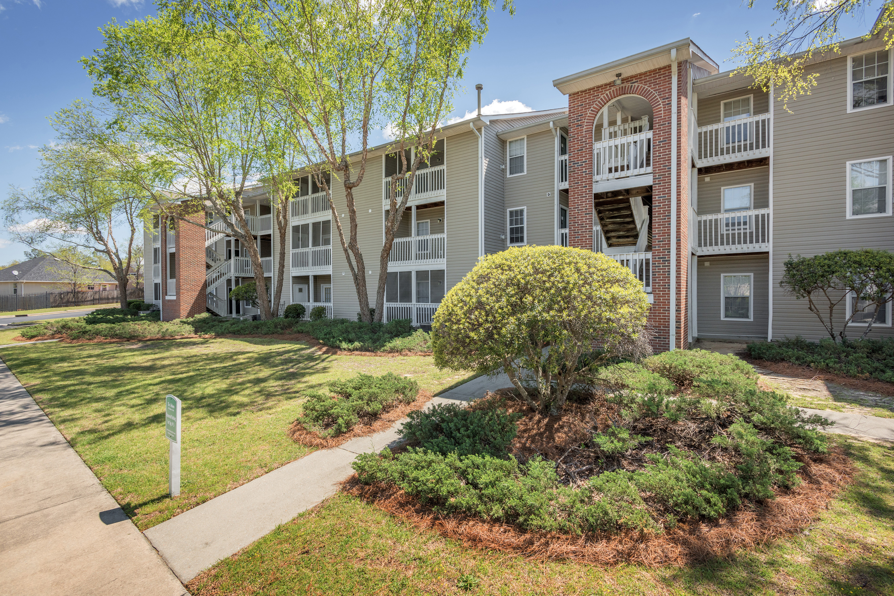 The Arbors at Windsor Lake The Multifamily Advisory Group at Cushman